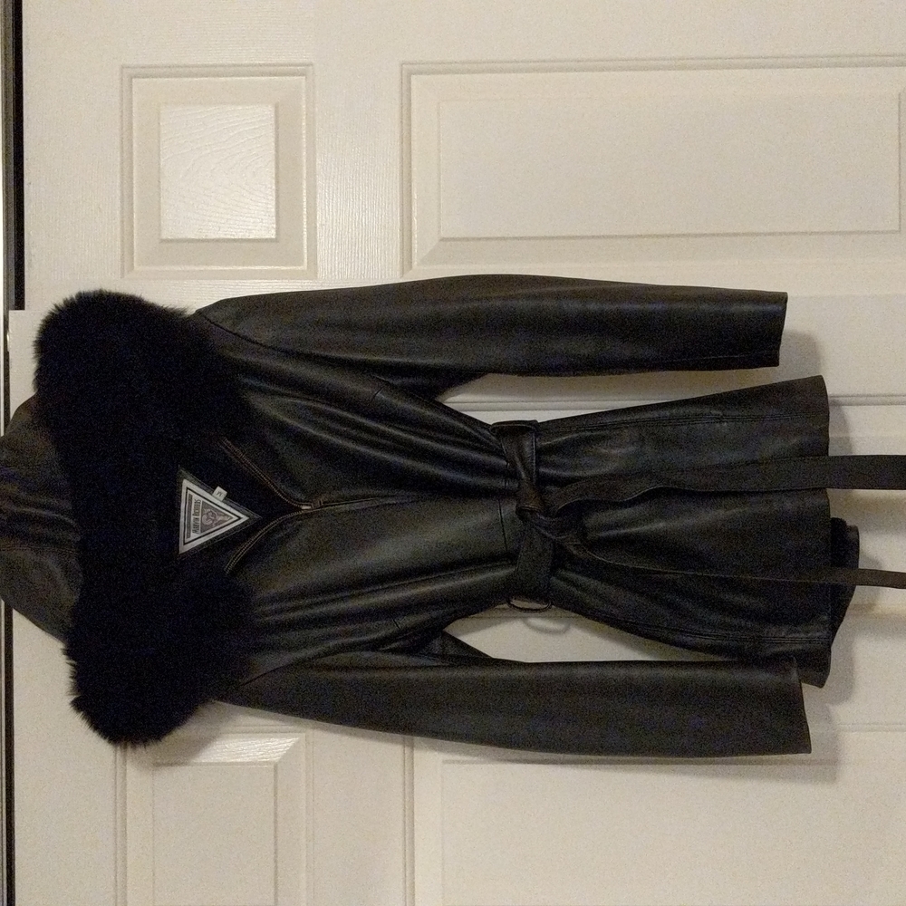 Black Leather Belted Coat with Fur-Trimmed Hood Medium